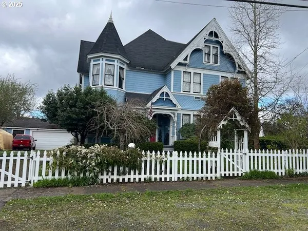 $550,000 | 18 South Collier Street, Coquille, OR 97423
