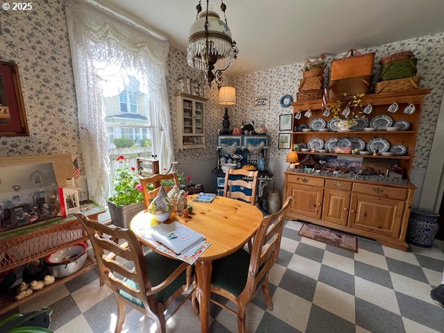 18 South Collier Street Coquille, OR 97423 - Photo 19 of 48 a view of a dining room with furniture