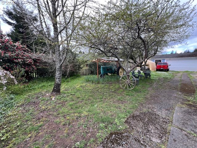 18 South Collier Street Coquille, OR 97423 - Photo 44 of 48 a view of a park with large trees