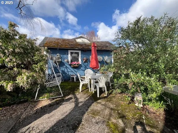 $550,000 | 18 South Collier Street, Coquille, OR 97423