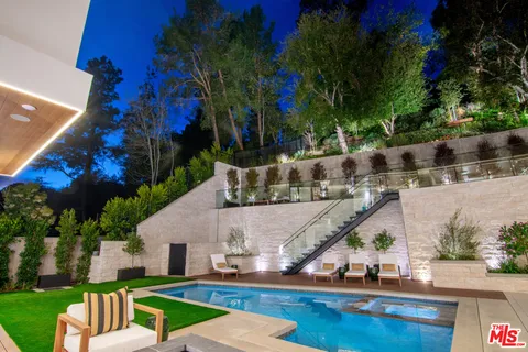 $12,950,000 | 2641 Hutton Drive, Beverly Hills, CA 90210