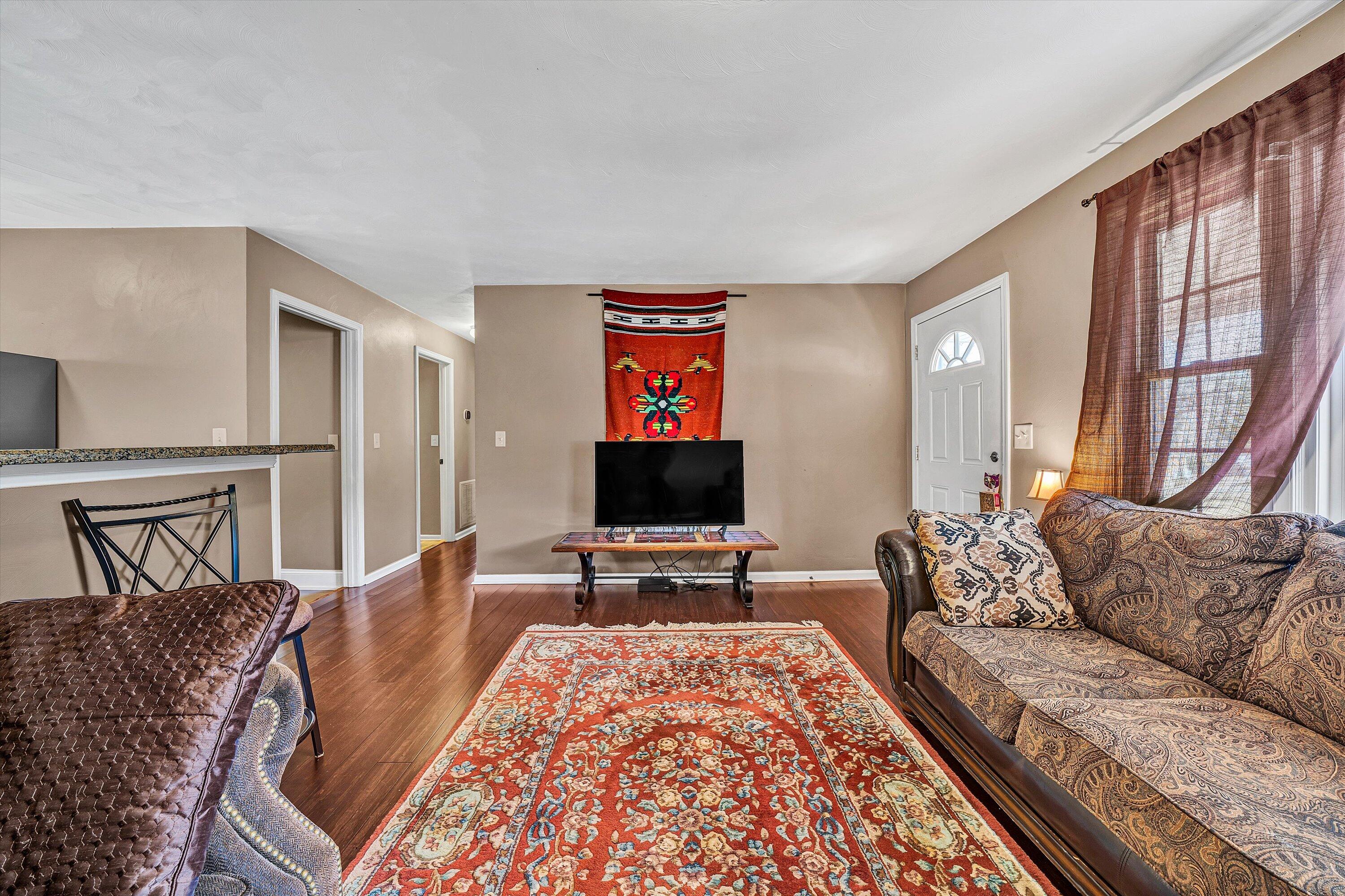 3537 Leffel Road Roanoke, VA 24018 - Photo 7 of 35 07-DSC00205