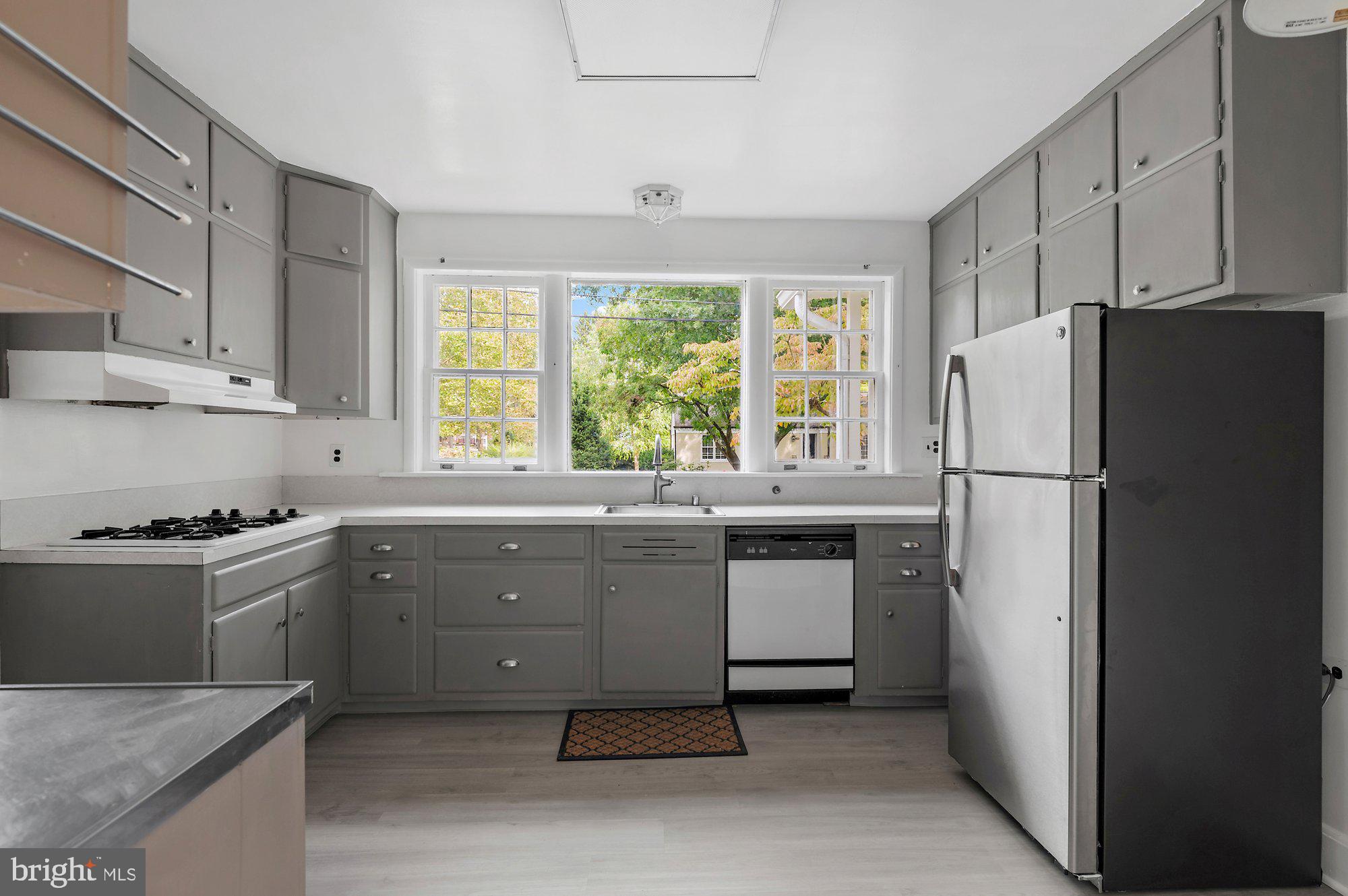 9225 Levelle Drive Chevy Chase, MD 20815 - Photo 18 of 37 Kitchen