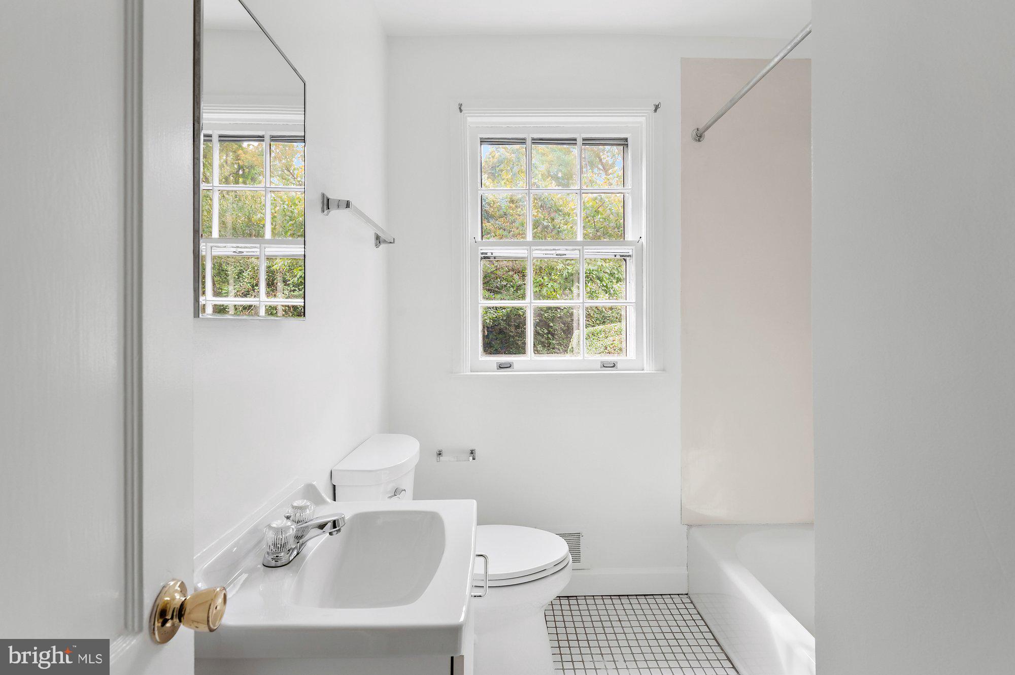 9225 Levelle Drive Chevy Chase, MD 20815 - Photo 26 of 37 Full Bath - Hallway