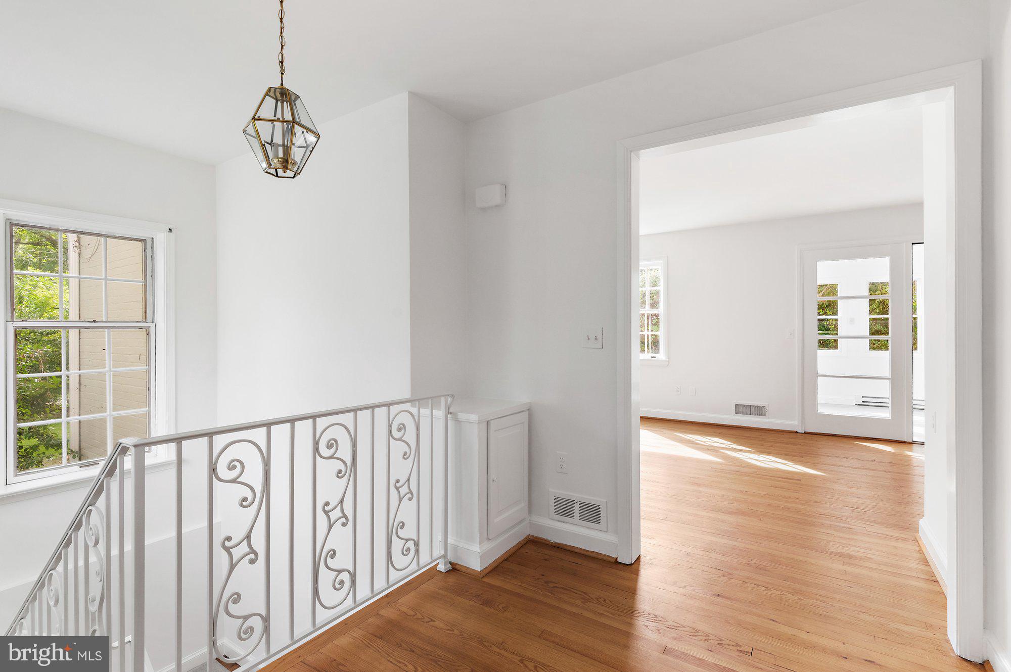 9225 Levelle Drive Chevy Chase, MD 20815 - Photo 7 of 37 Foyer