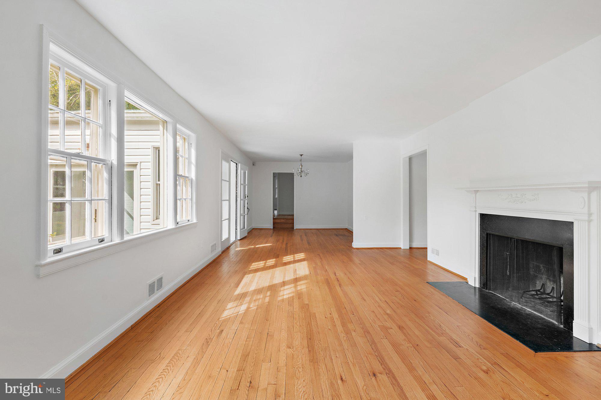 9225 Levelle Drive Chevy Chase, MD 20815 - Photo 10 of 37 Living/Dining Room