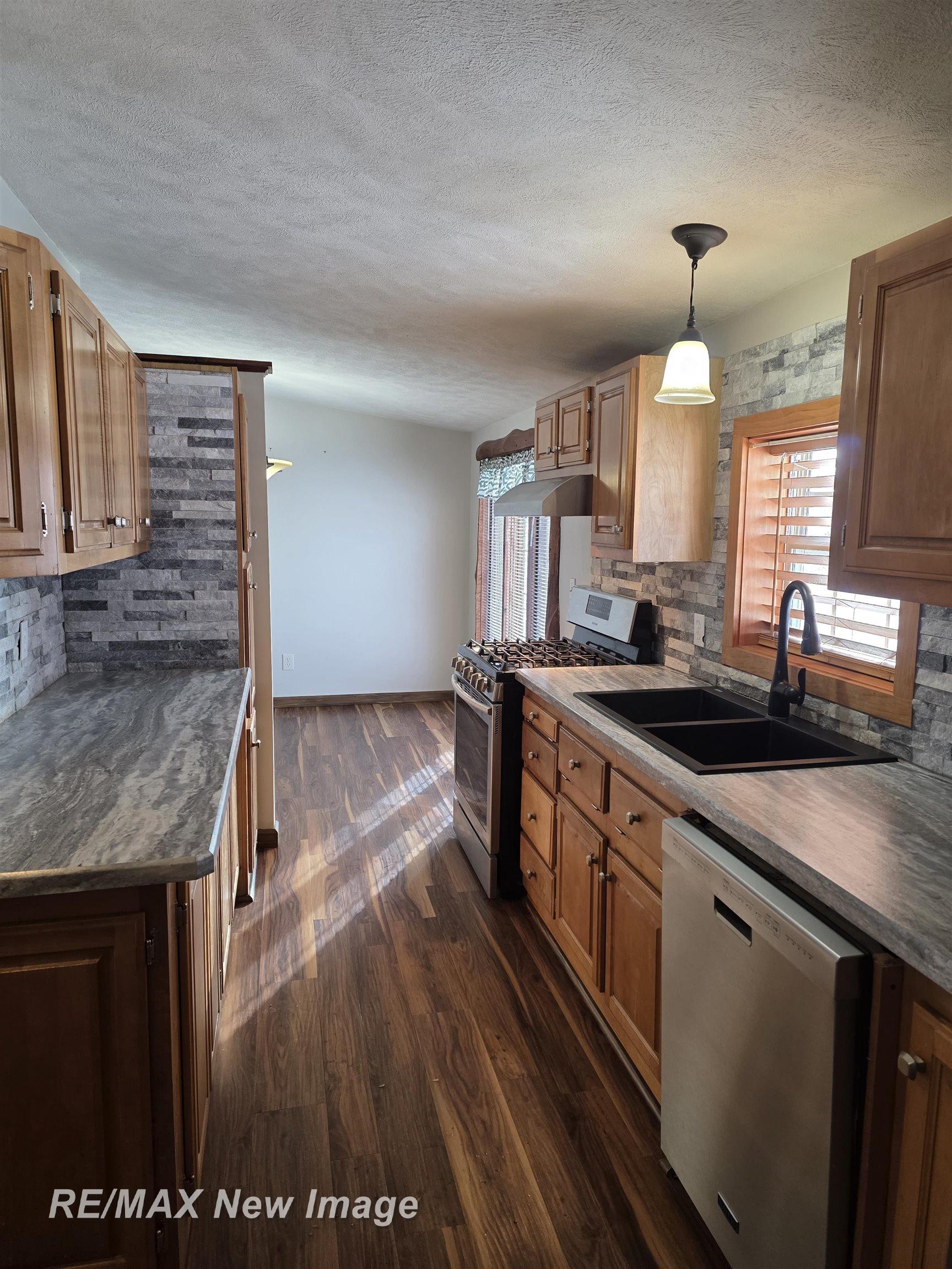 16475 Baldwin Road Chesaning, MI 48616 - Photo 9 of 29 50200002-8df69232-2932-4515-9d75-4c1964253536.JPG