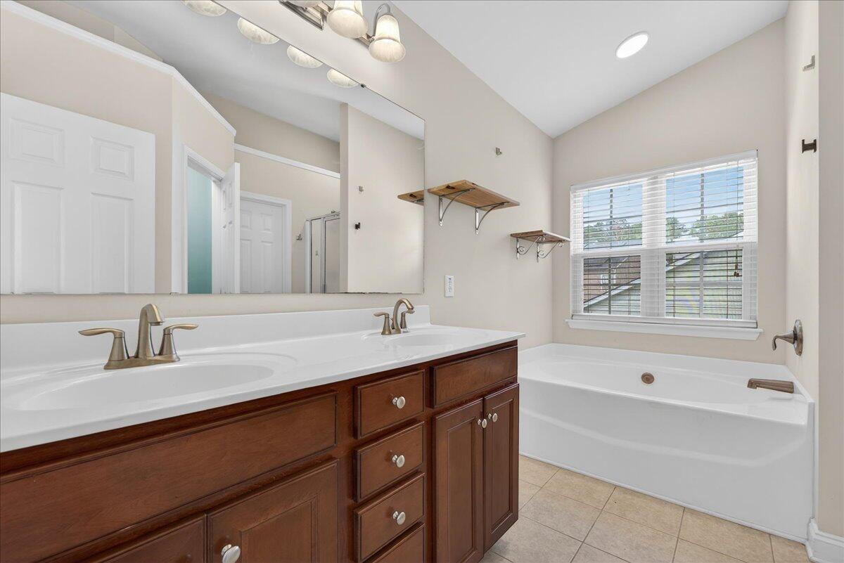 146 Back Tee Circle Summerville, SC 29485 - Photo 16 of 34 27-Maddie Breggia - DSC06166