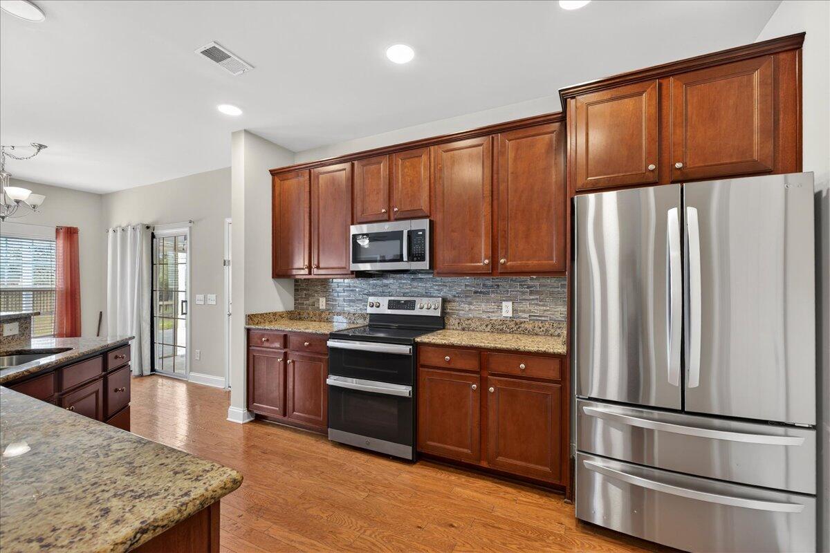 146 Back Tee Circle Summerville, SC 29485 - Photo 6 of 34 11-Maddie Breggia - DSC06126
