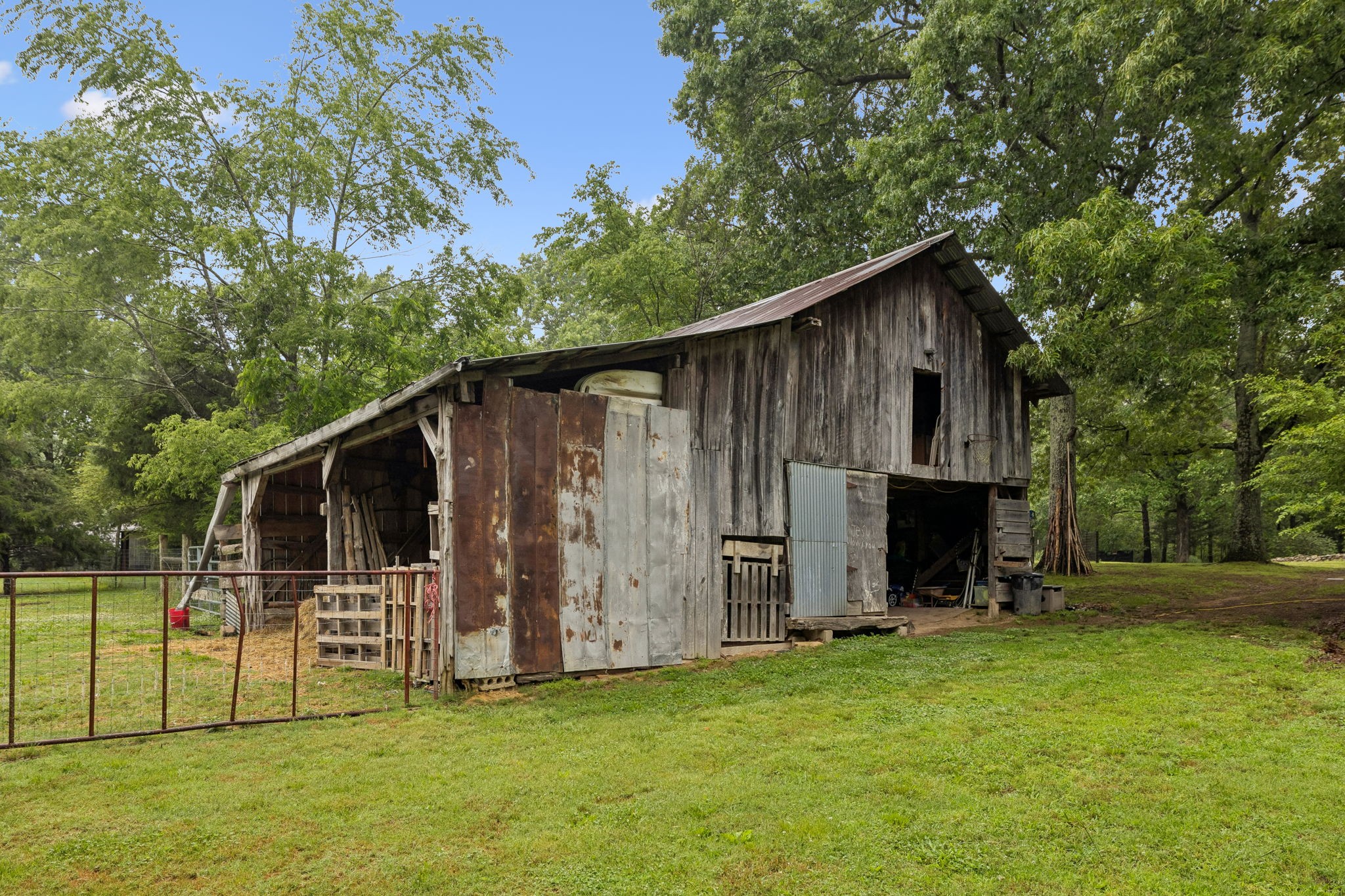 121 Hannah Road Summertown, TN 38483 - Photo 46 of 52 a view of a backyard