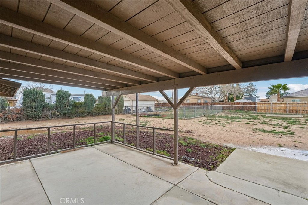 13954 Cronese Road Apple Valley, CA 92307 - Photo 29 of 34
