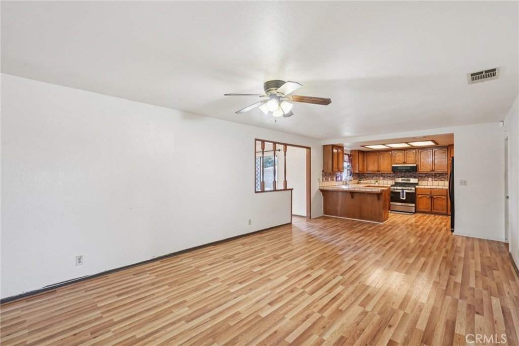 13954 Cronese Road Apple Valley, CA 92307 - Photo 8 of 34