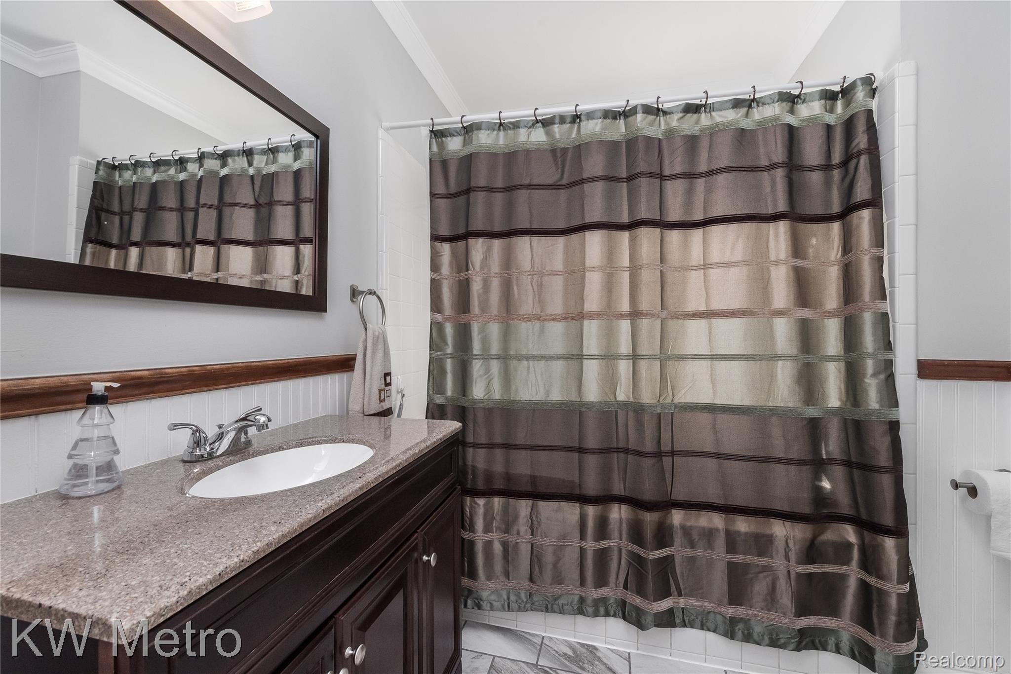 2014 Crooks Road Royal Oak, MI 48073 - Photo 13 of 22 DSC_7854.jpg