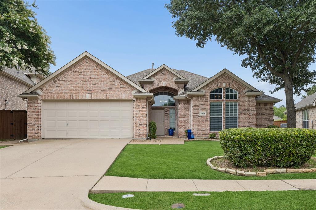 7918 Kings Court Rowlett, TX 75089 - Photo 3 of 39