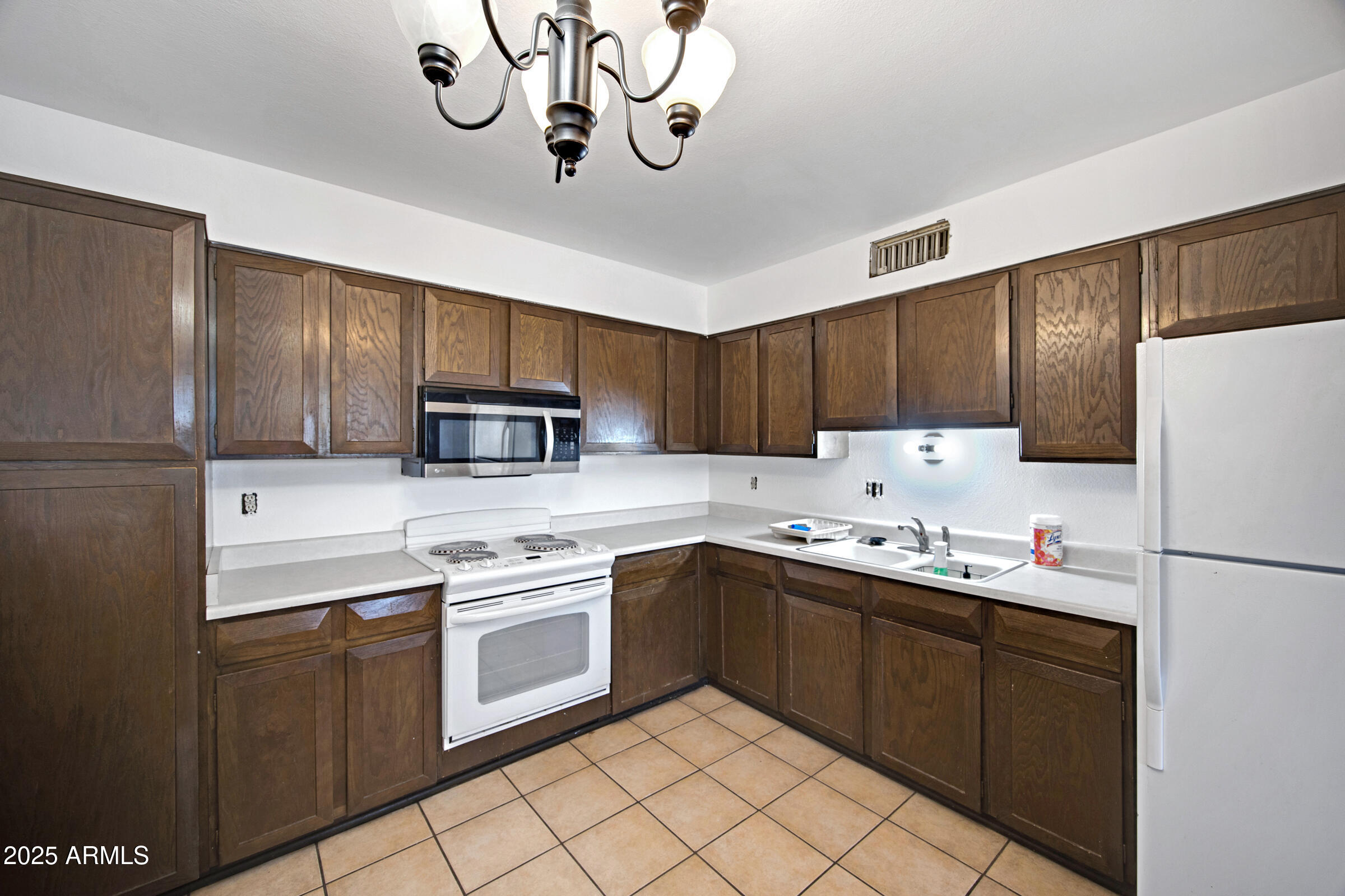 3673 South Roosevelt Street Tempe, AZ 85282 - Photo 40 of 71 3673 S Roosevelt St-40