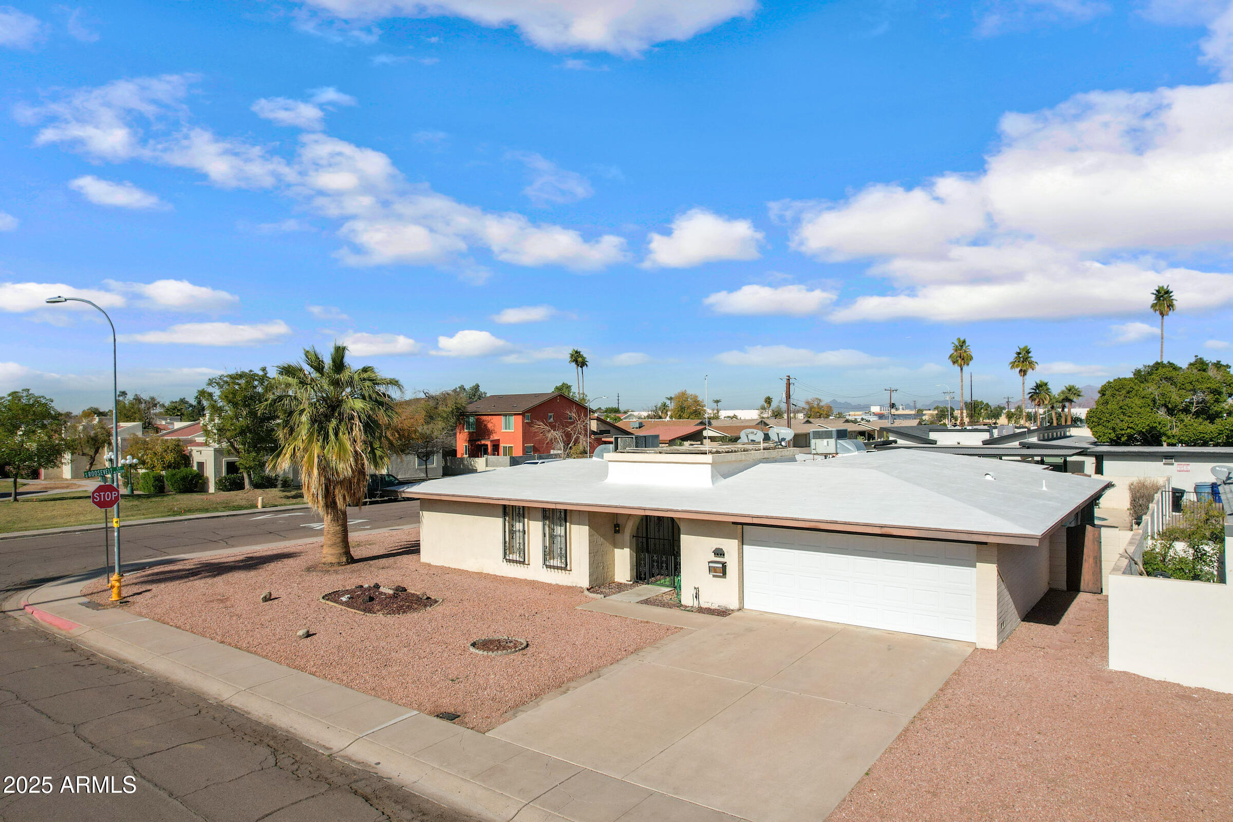 3673 South Roosevelt Street Tempe, AZ 85282 - Photo 58 of 71 3673 S Roosevelt St-56