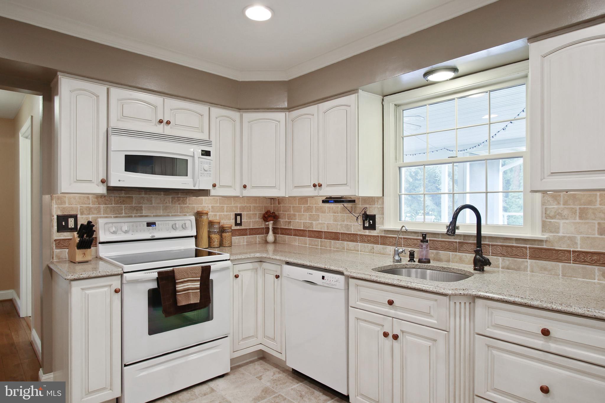 16455 Old Frederick Road Mount Airy, MD 21771 - Photo 13 of 45 Beautifully updated kitchen