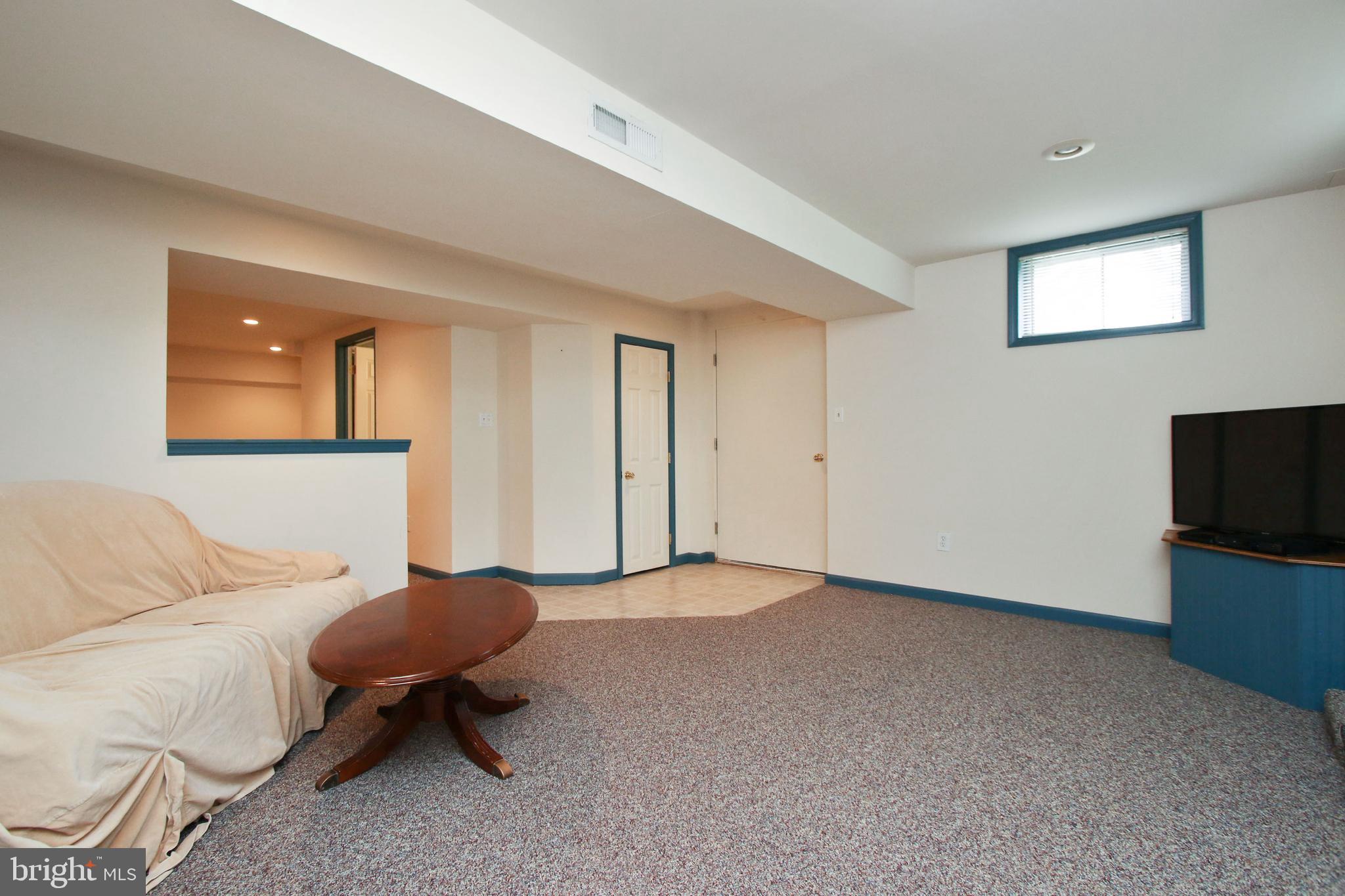 16455 Old Frederick Road Mount Airy, MD 21771 - Photo 41 of 45 In law suite