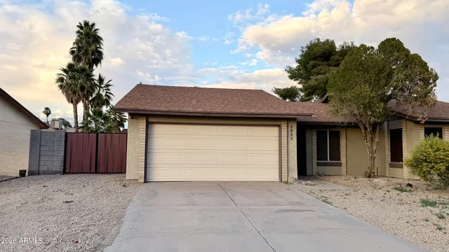 $2,500 | 4844 East Sunrise Drive, Phoenix, AZ 85044