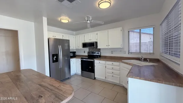 $2,395 | 4844 East Sunrise Drive, Phoenix, AZ 85044