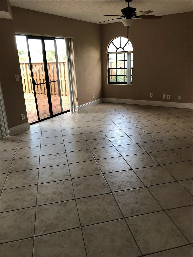 8207 Thames Boulevard, Unit B Boca Raton, FL 33433 - Photo 7 of 29 Photo 7