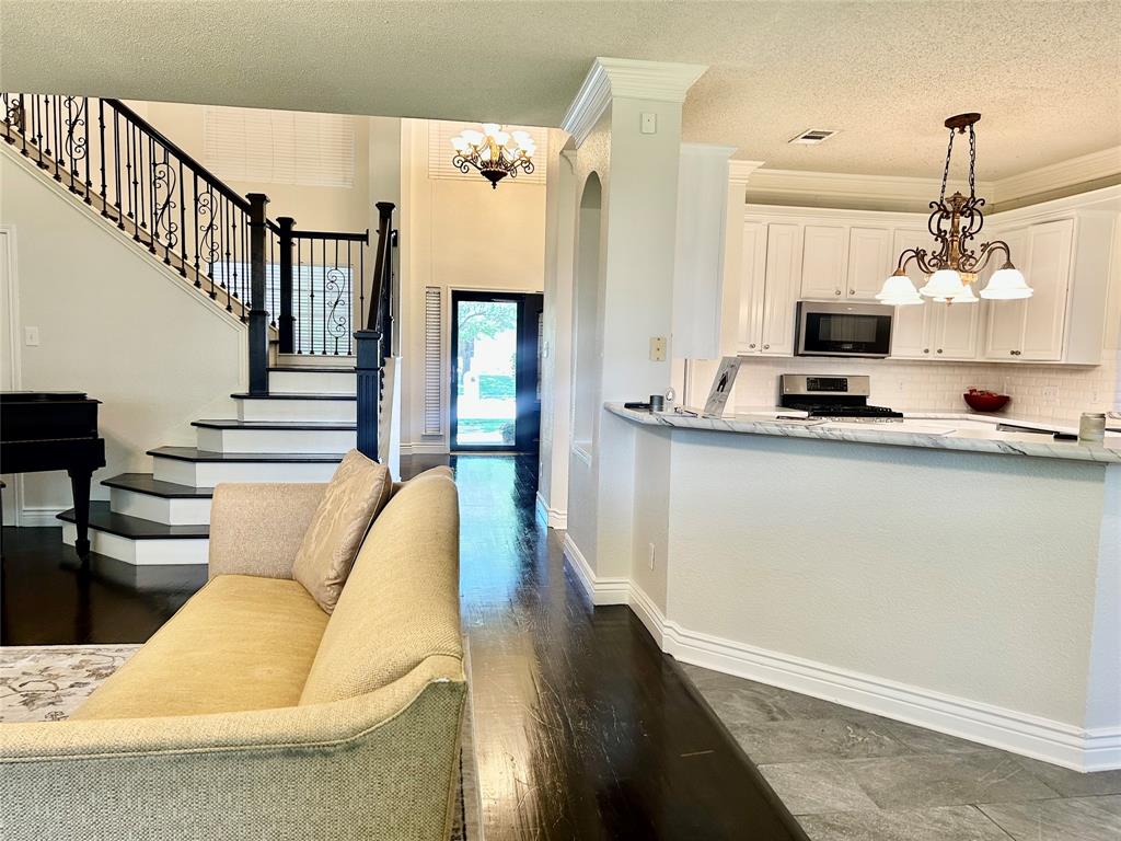 7121 Raintree Way Denton, TX 76210 - Photo 2 of 36