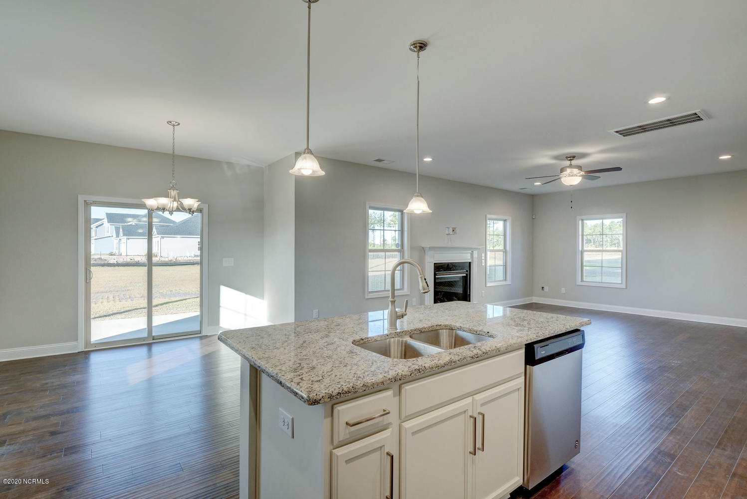 580 Transom Way Holly Ridge, NC 28445 - Photo 9 of 24 150 Oyster Landing Dr Holly-large-011-01