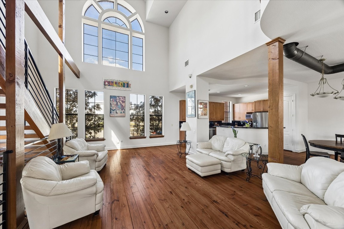 1002 Columbus Street, Unit A Houston, TX 77019 - Photo 4 of 37