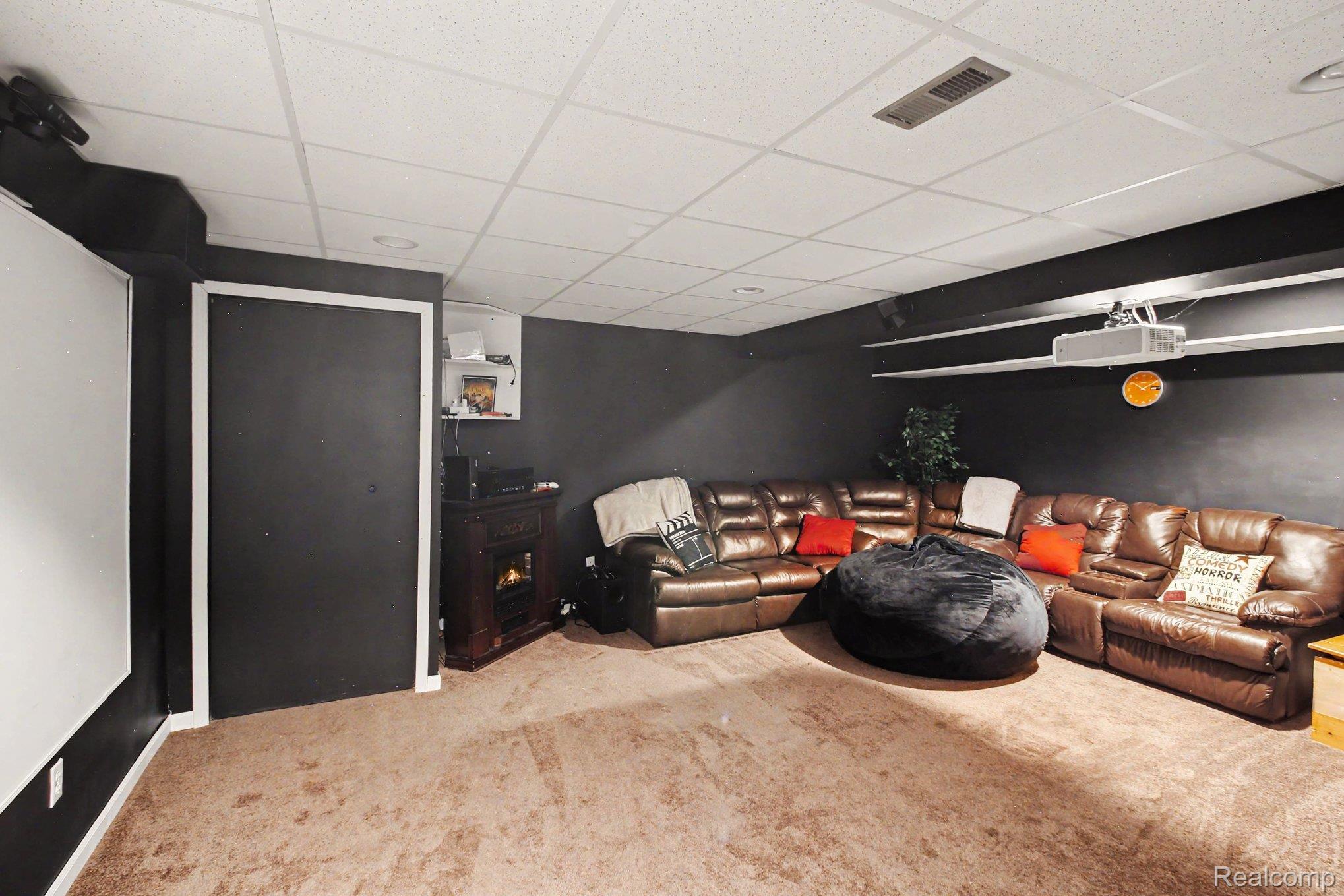 956 Callaway Court Howell, MI 48843 - Photo 21 of 35 016_file_9605.jpg