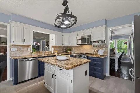 $410,000 | 5316 59th Terrace, Kansas City, MO 64151
