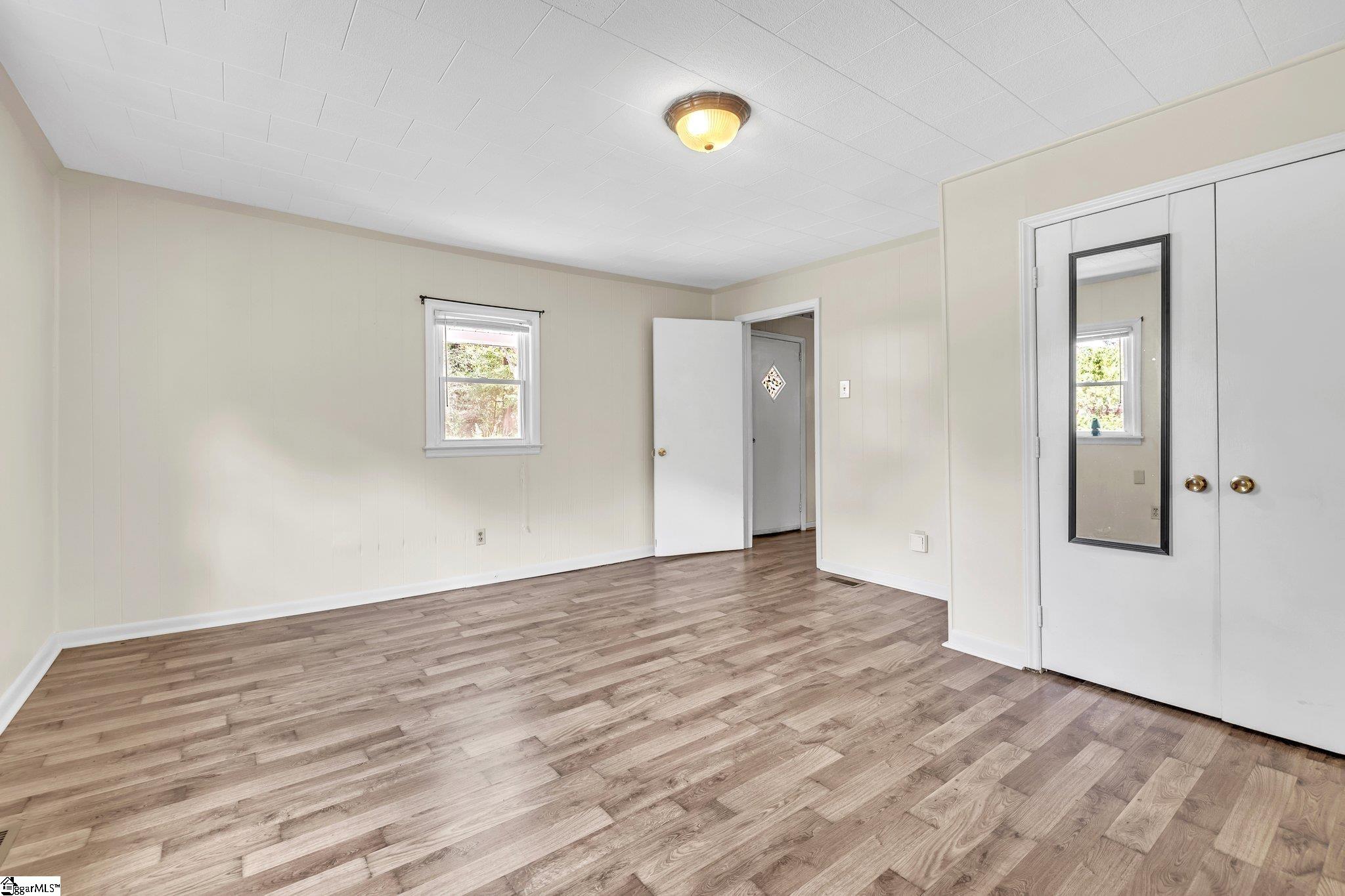 206 Sunset Street Spartanburg, SC 29307 - Photo 2 of 25