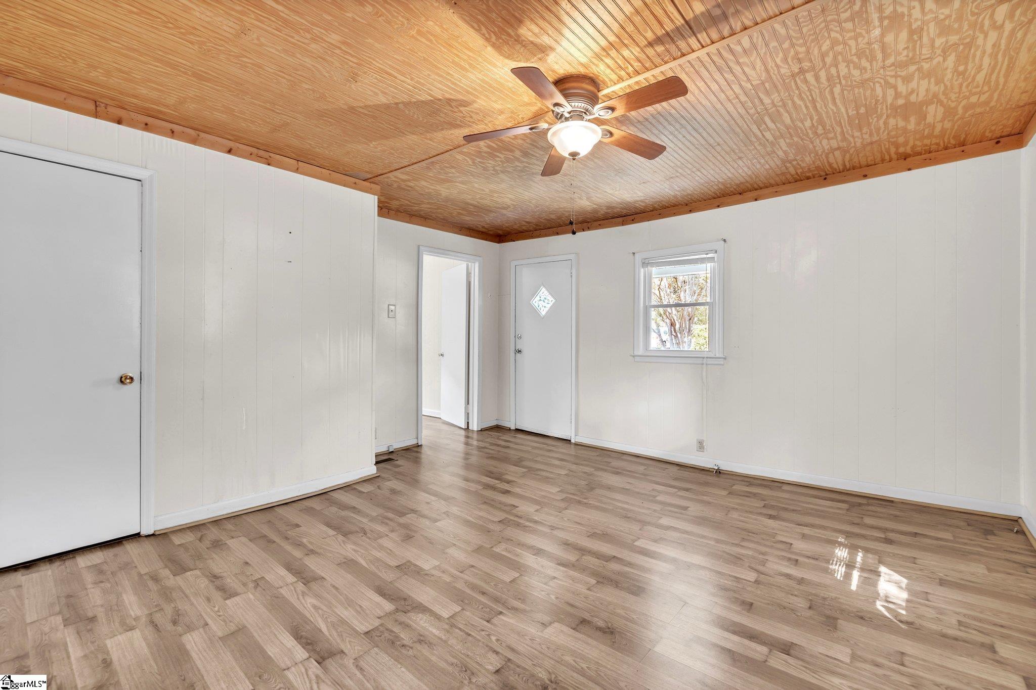 206 Sunset Street Spartanburg, SC 29307 - Photo 4 of 25