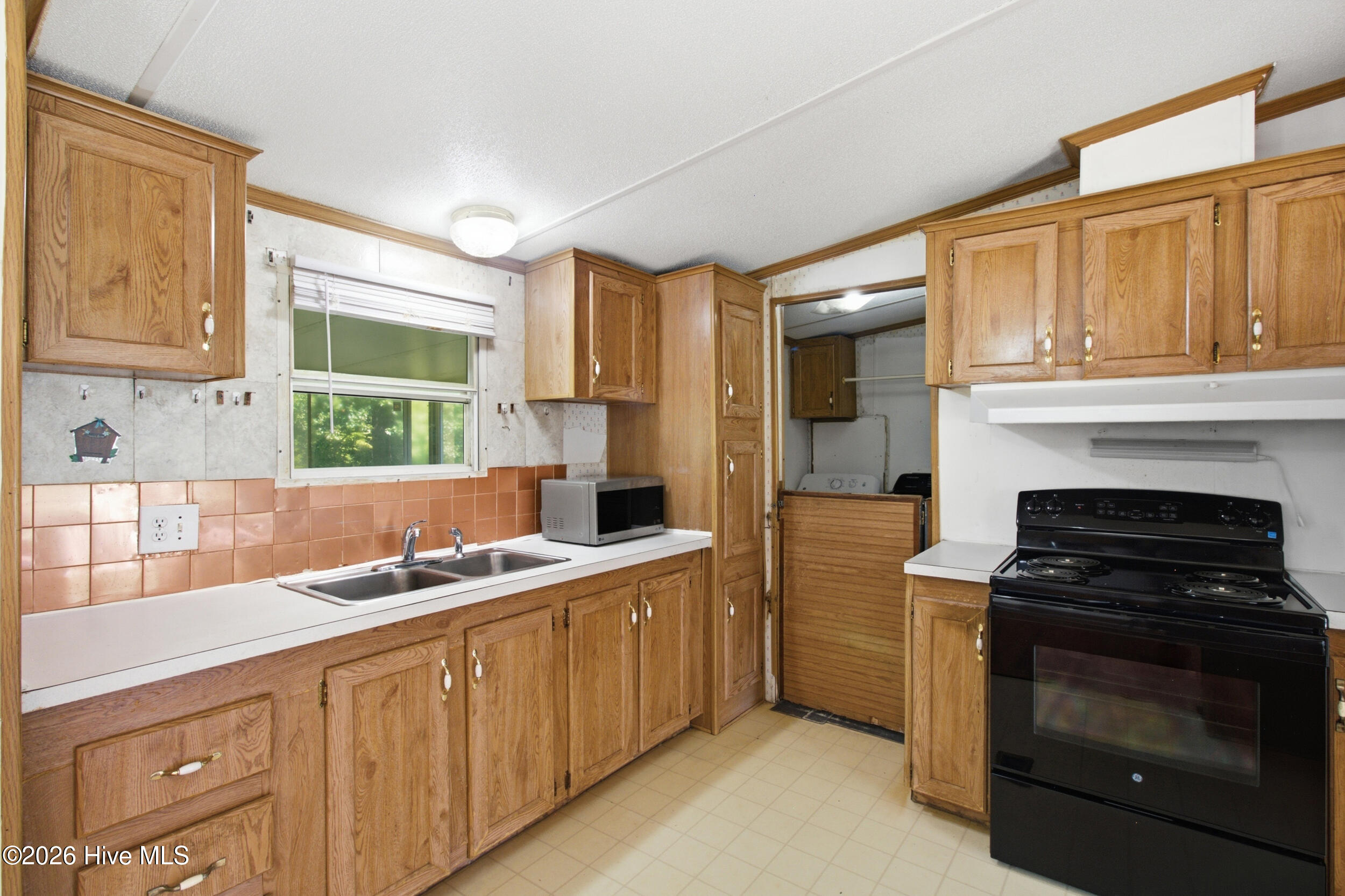 165 High School Road Vanceboro, NC 28586 - Photo 12 of 41 Kitchen