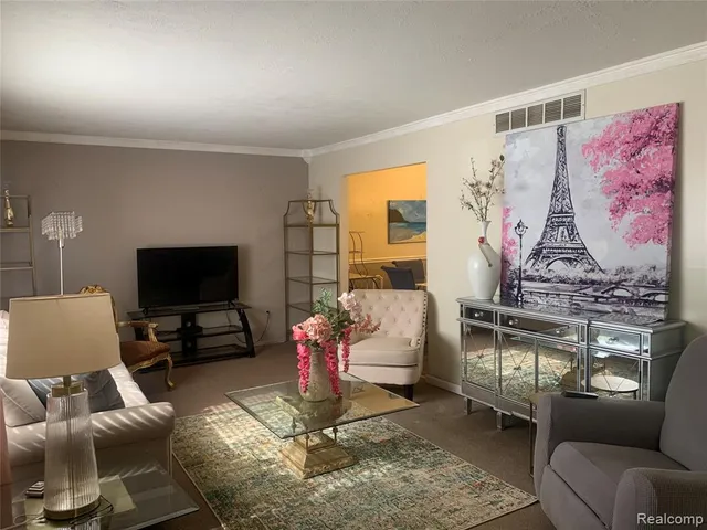 $2,900 | 3955 Helen Avenue, Ypsilanti, MI 48197