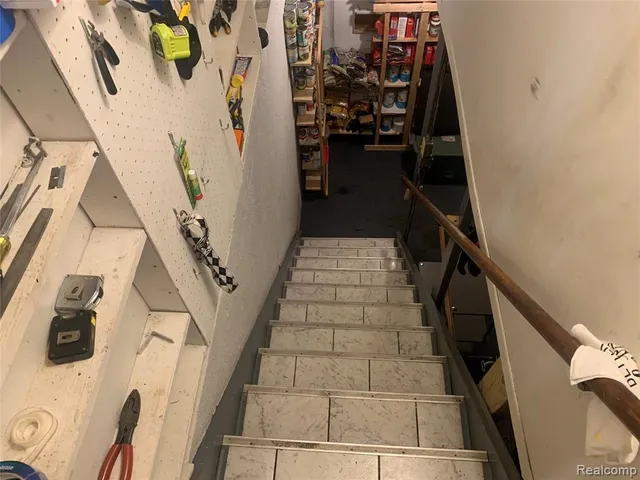 $2,900 | 3955 Helen Avenue, Ypsilanti, MI 48197