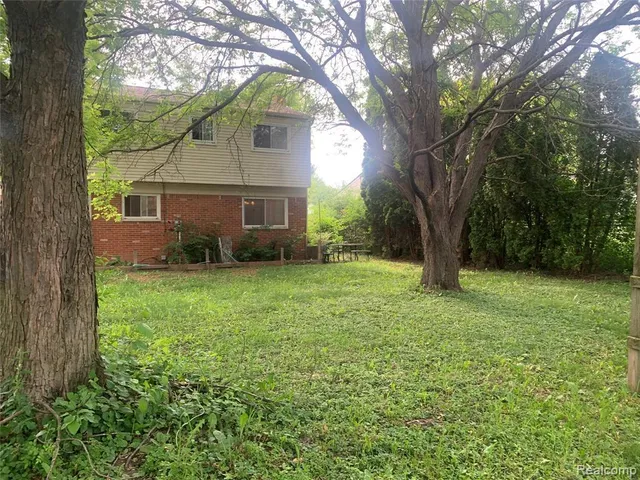 $2,900 | 3955 Helen Avenue, Ypsilanti, MI 48197