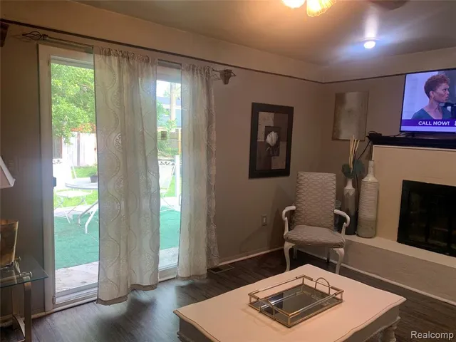 $2,900 | 3955 Helen Avenue, Ypsilanti, MI 48197