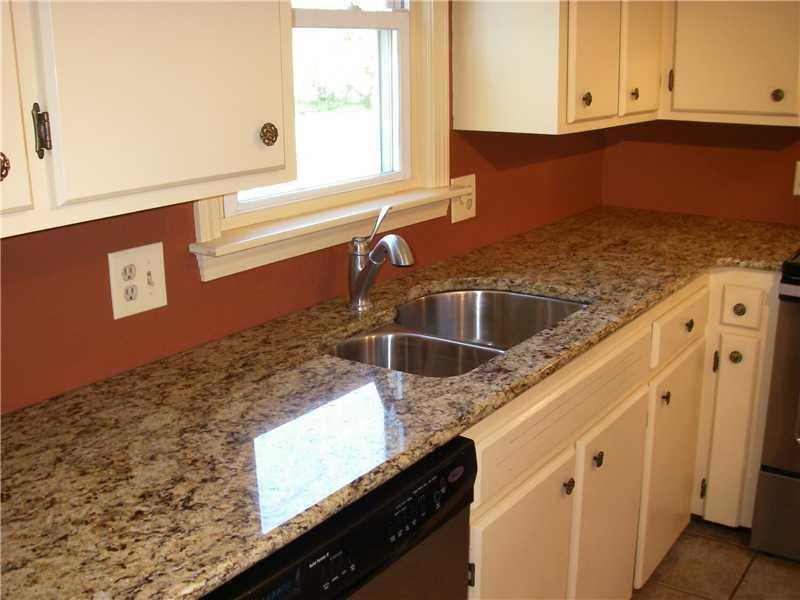 290 Rogers Road Yarmouth, ME 04096 - Photo 7 of 24 Kitchen.