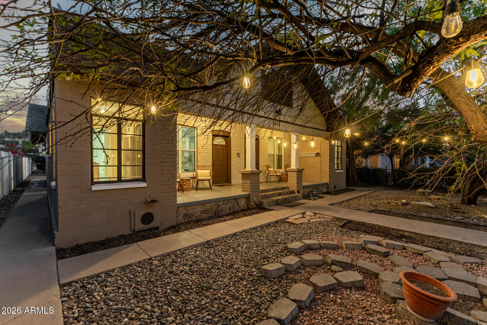 1317 West Monroe Street Phoenix, AZ 85007 - Photo 6 of 86 a view of a pathway of a house