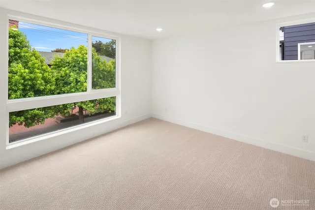 $949,950 | 727 18th Avenue, Seattle, WA 98122