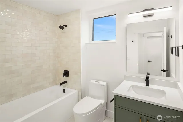 $949,950 | 727 18th Avenue, Seattle, WA 98122