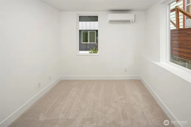 $949,950 | 727 18th Avenue, Seattle, WA 98122