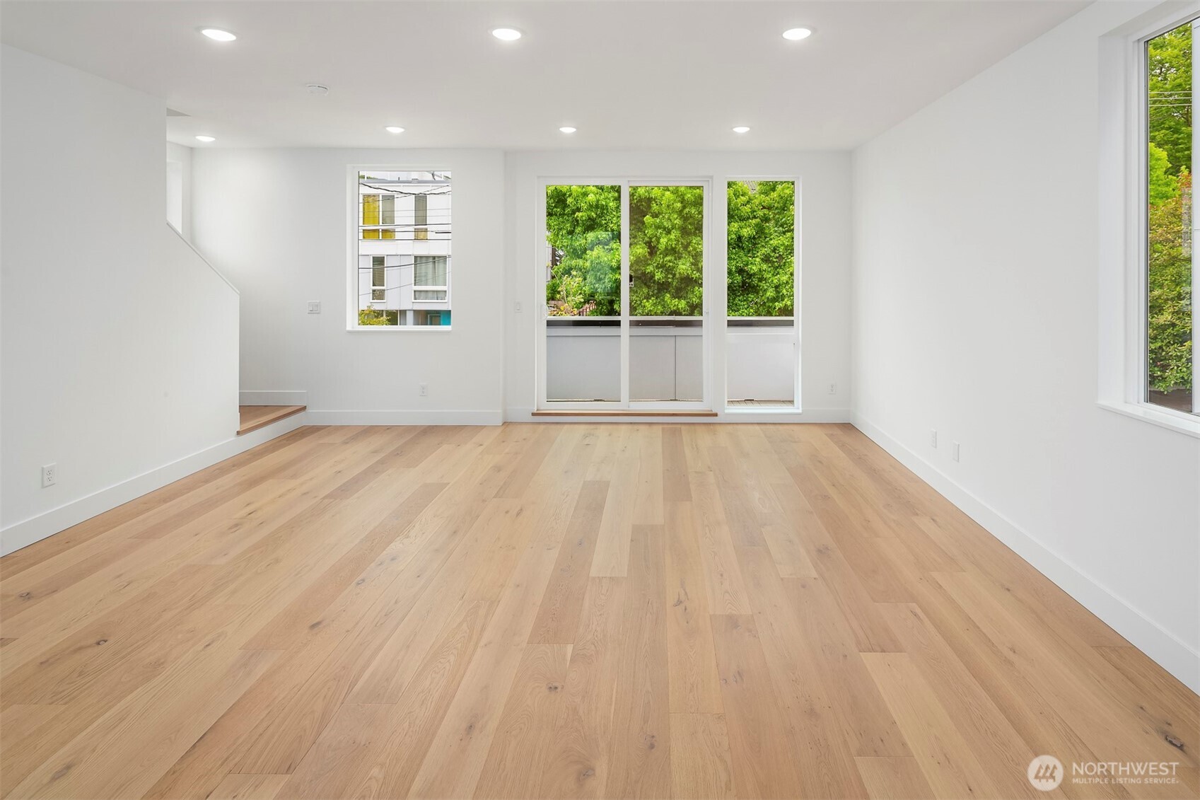 727 18th Avenue Seattle, WA 98122 - Photo 8 of 28