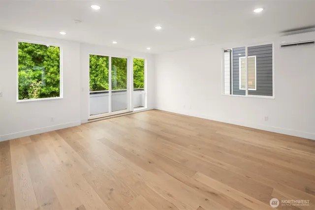 $949,950 | 727 18th Avenue, Seattle, WA 98122