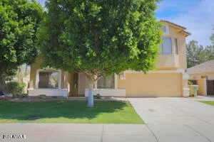 $2,700 | 7456 West Aurora Drive, Glendale, AZ 85308
