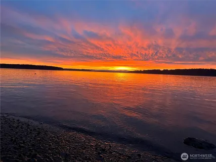 $755,000 | 14758 Southwest Spring Beach Road, Vashon, WA 98070