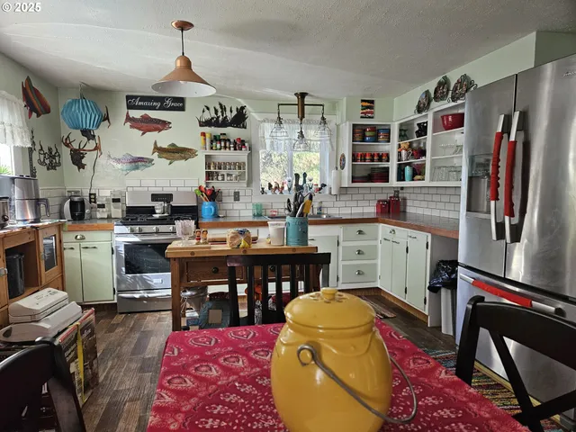 $379,000 | 175 Bonanza Street, Sumpter, OR 97877