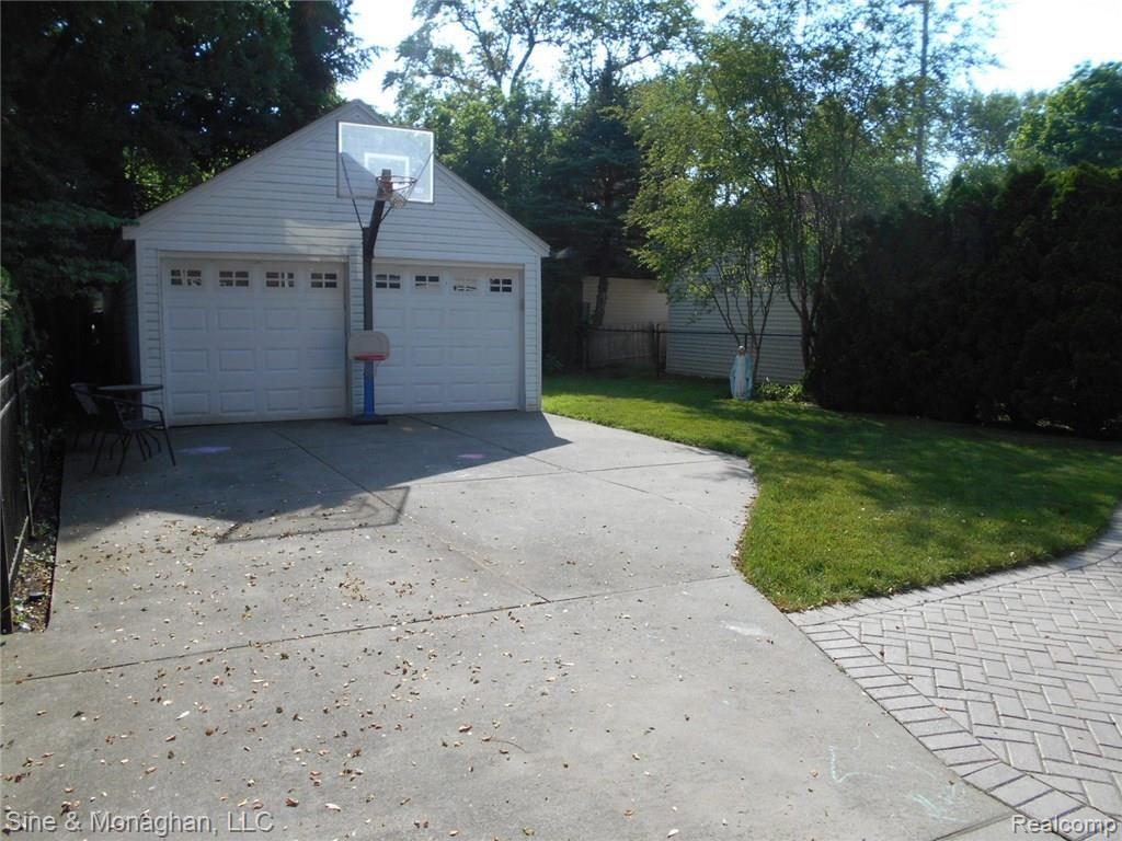 223 McMillan Road Grosse Pointe Farms, MI 48236 - Photo 35 of 39