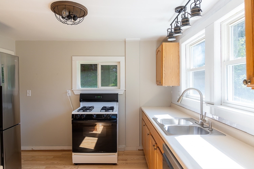 24 Belvidere Road Haverhill, MA 01830 - Photo 8 of 39 Gallery Image 8