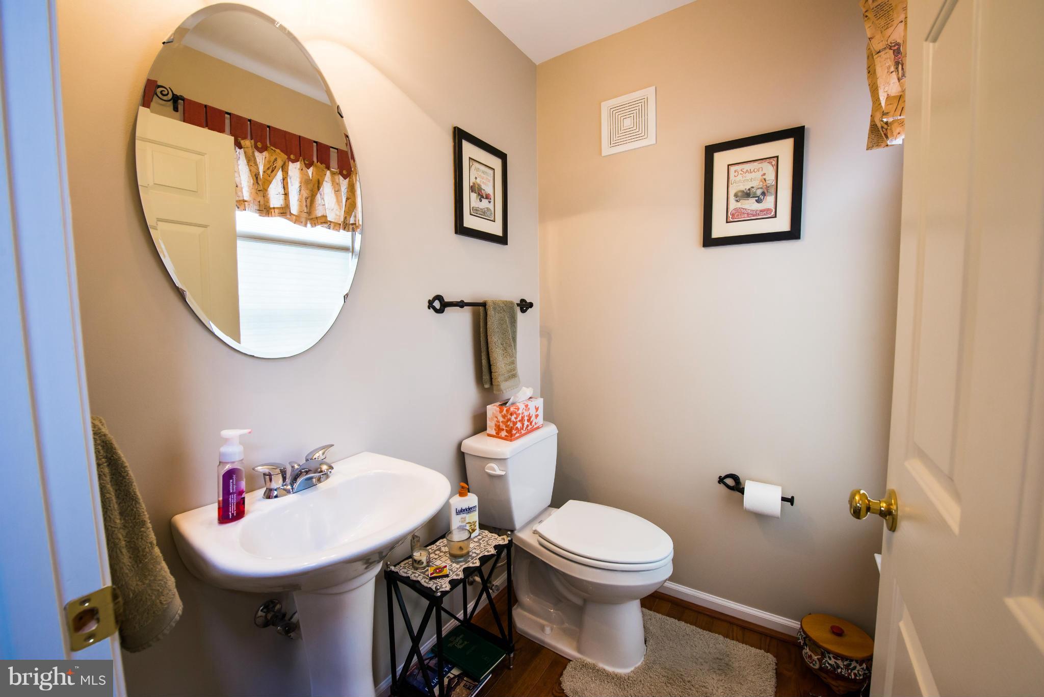 8416 Roberts Road Ellicott City, MD 21043 - Photo 10 of 30 Powder Room